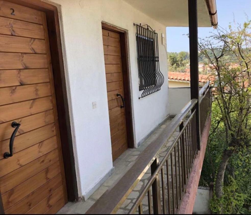 Sarizas Apartments Siviri Luaran gambar